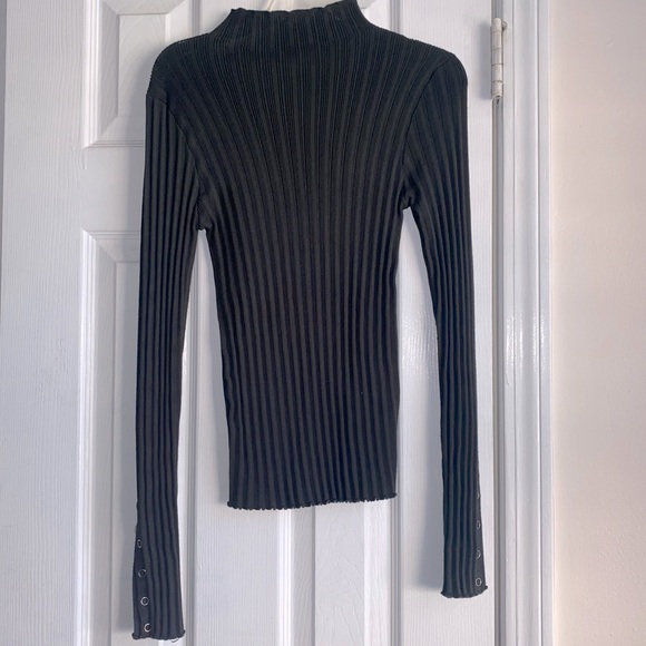Fitted long sleeve turtleneck - Picture 2 of 4